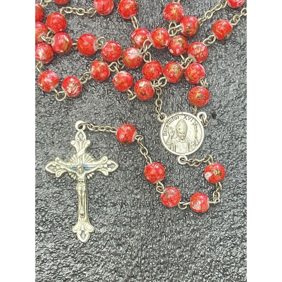 Vintage Red Bead Rosary Crucifix Pope Benedict XVI Silver Tone Catholic Prayer - Picture 1 of 11